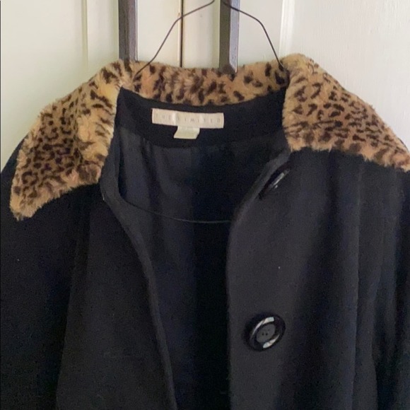 THE LIMITED BLACK WOOL COAT WITH CHEETAH CUFFS - Picture 2 of 5